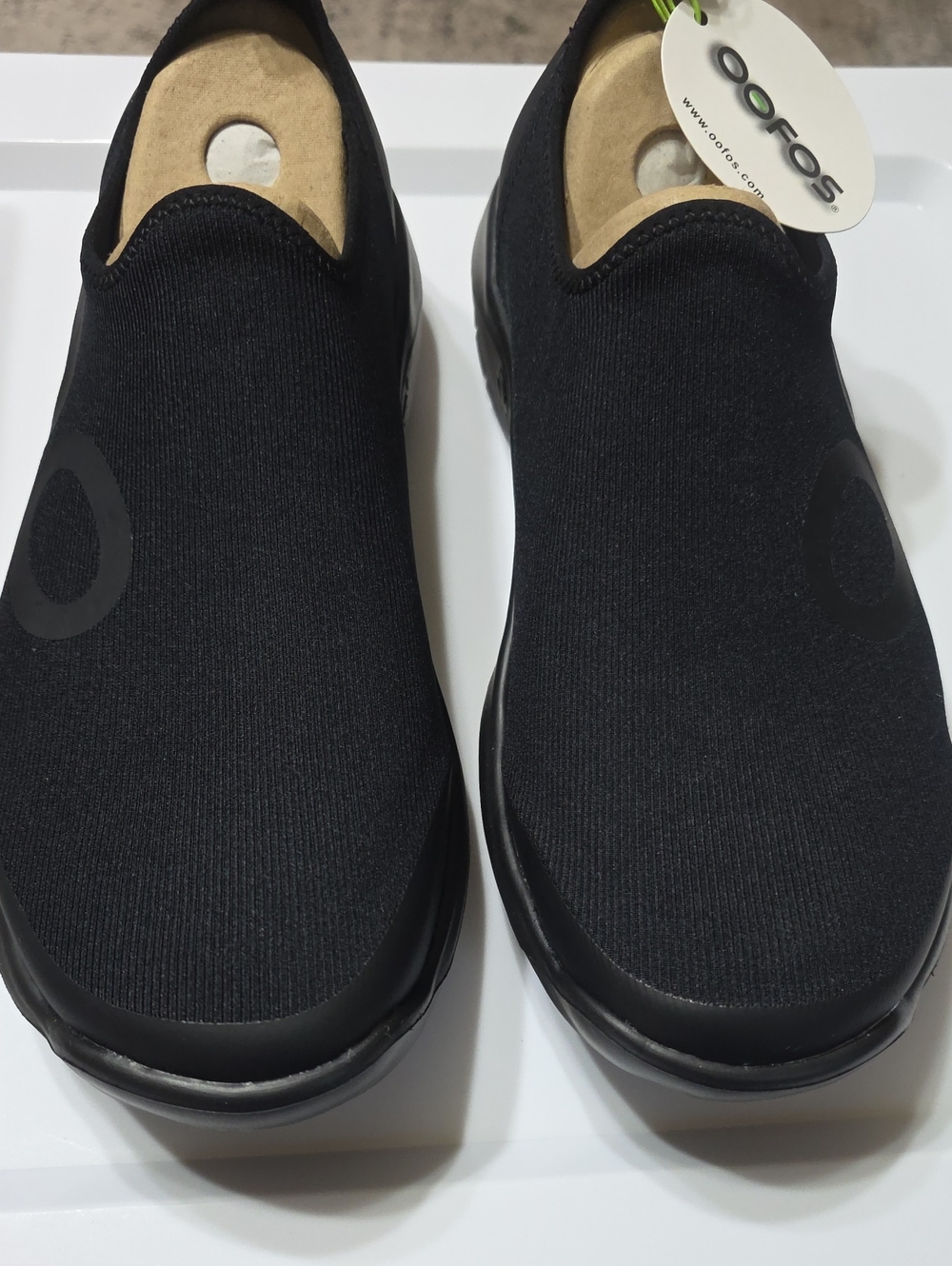 OOFOS Men's Black Slip-On Recovery Loafers
